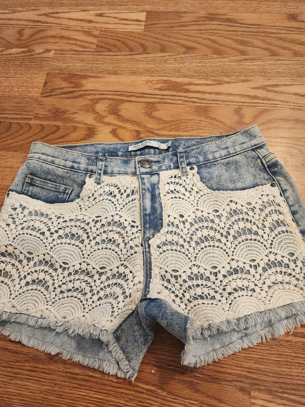 Denim Lace-Panel Women’s Shorts in Light Blue and Cream